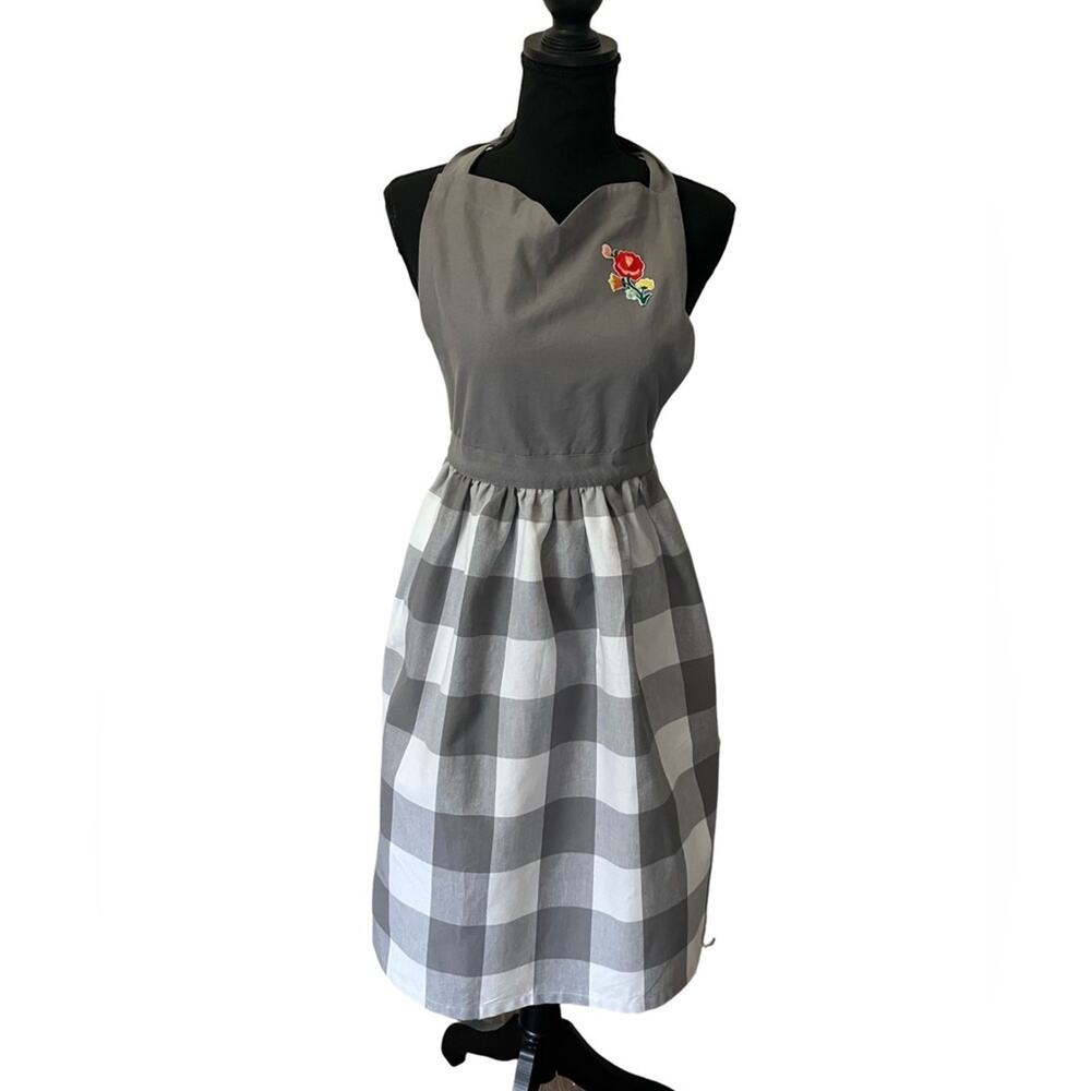 Gray and White Plaid Apron with Floral Accent OSFM